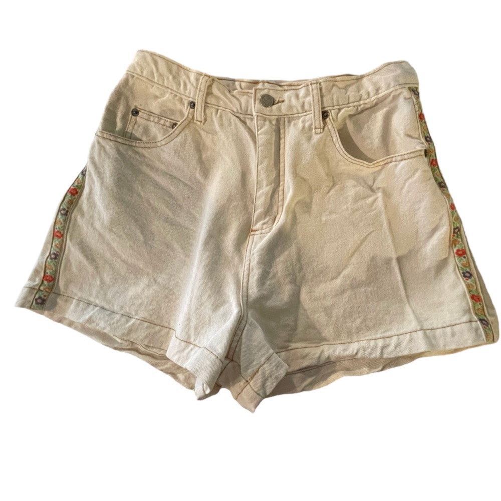 Vintage 1990s Nada Nuff Contempo Casuals High Waist Mom Jean Shorts Embroidered